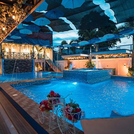 Bernese Resort Hotel Powered By Cocotel Ligao 外观 照片