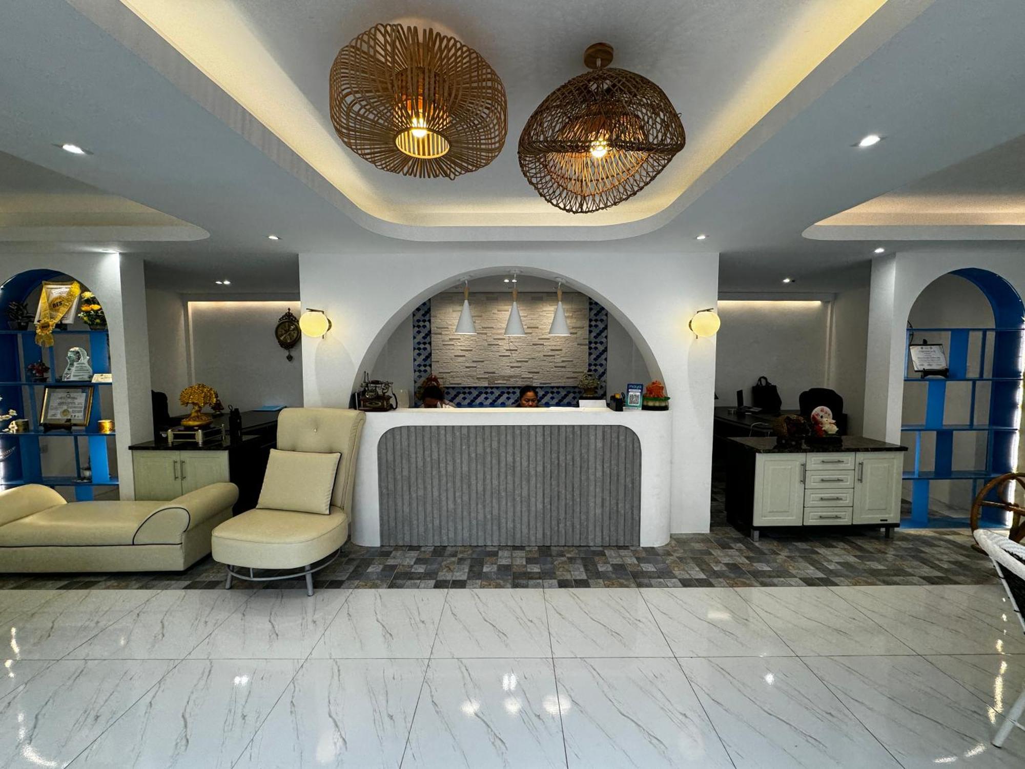 Bernese Resort Hotel Powered By Cocotel Ligao 外观 照片