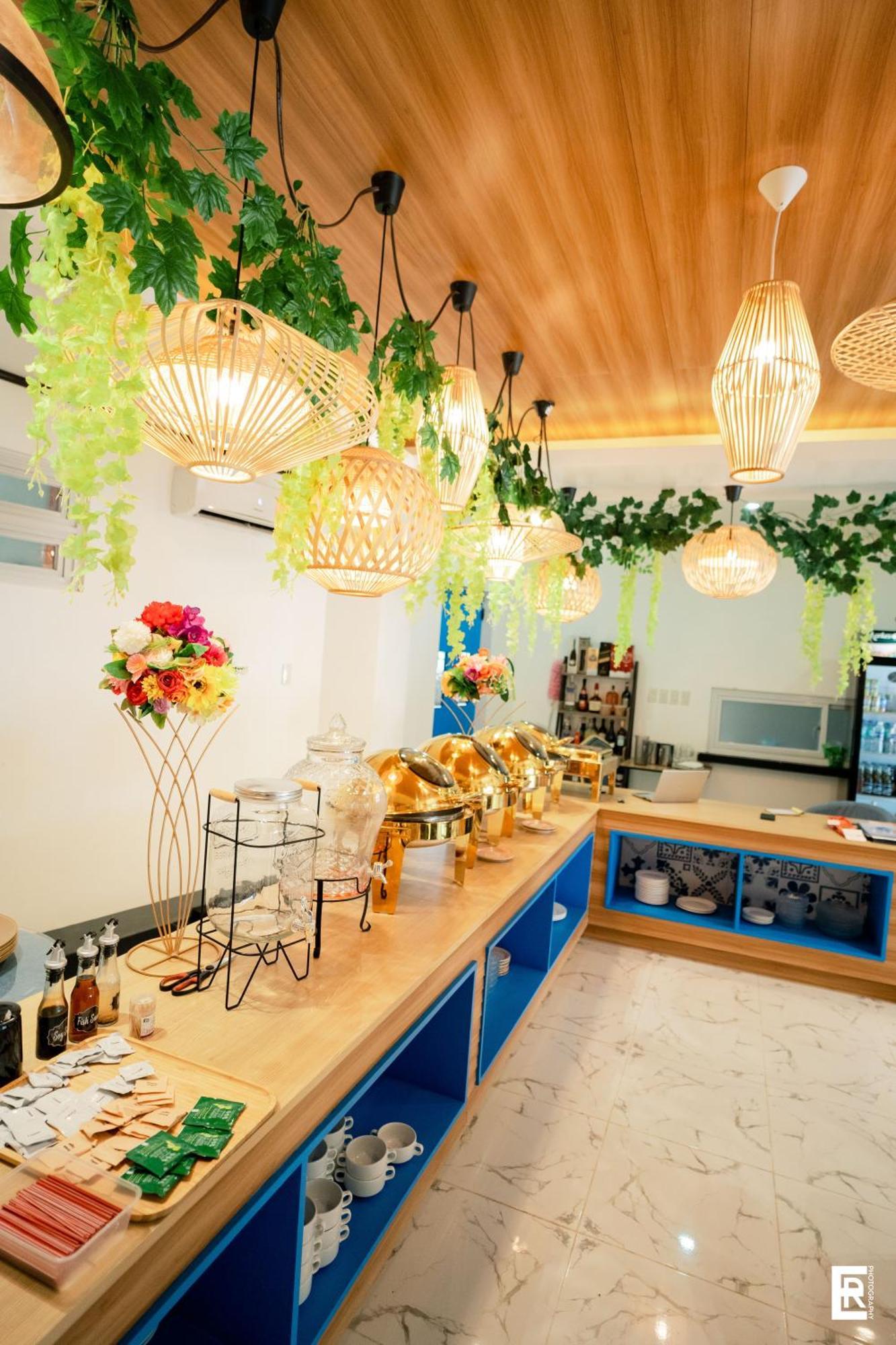 Bernese Resort Hotel Powered By Cocotel Ligao 外观 照片